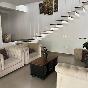كلاود 9 البوتيكي فندق نيجومبو